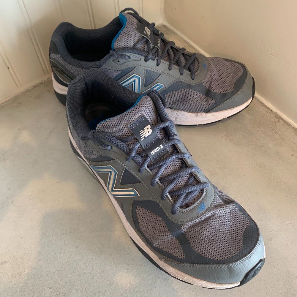 New Balance 1540V3 Men's Size 11.5 2E M1540MB3 Gray Blue Running Shoes - Picture 2 of 4
